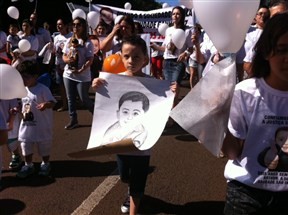 Caminhada pede Justiça para Arthur Salomão, o menino que foi morto há dois anos em Maringá